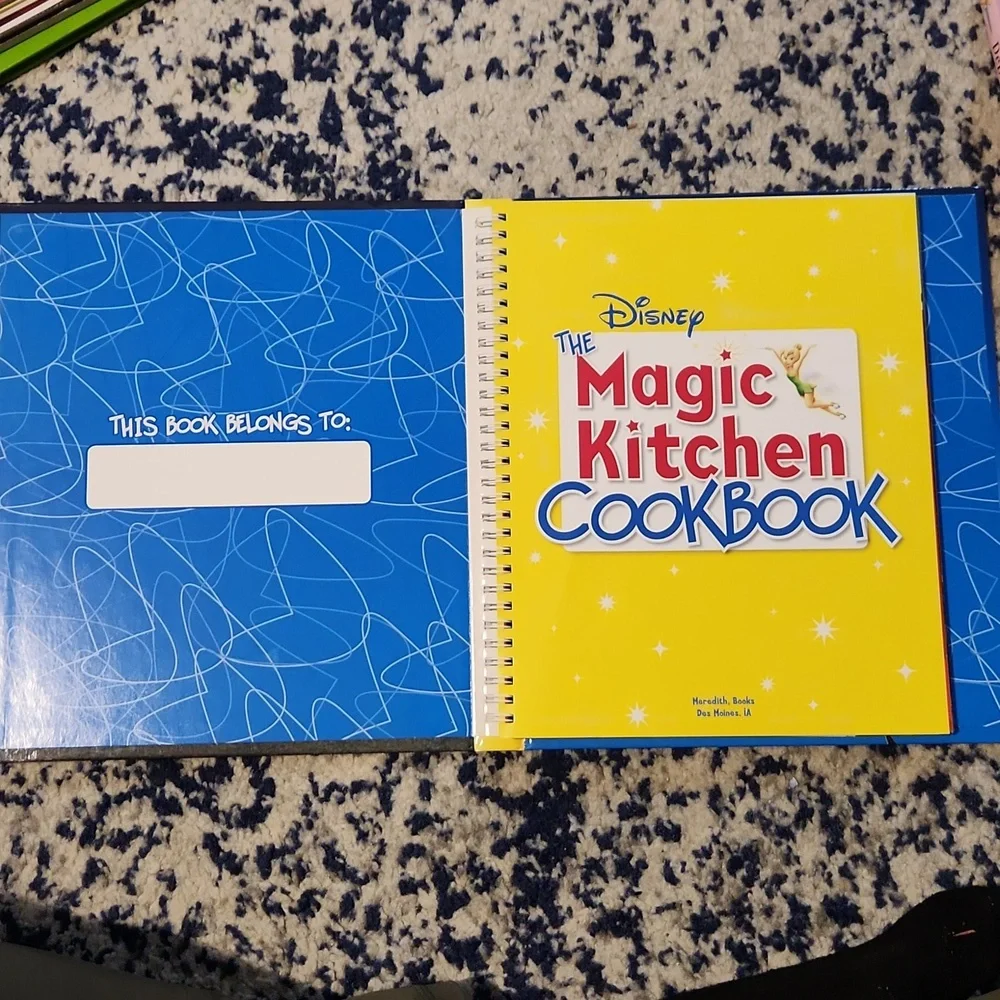 Disney the Magic Kitchen Cookbook - Picture 2 of 5
